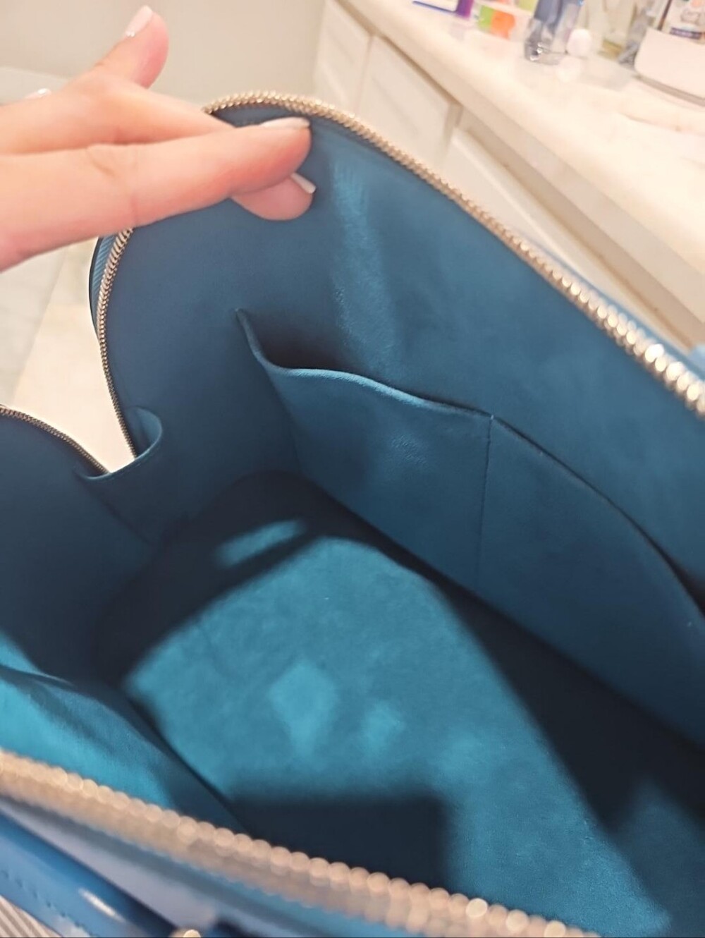 Elegant LV Cyan Epi Leather Alma PM Handbag - Picture 16 of 16